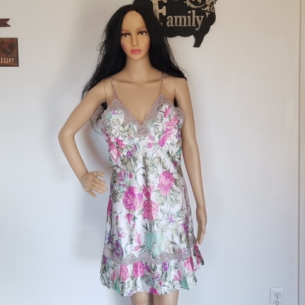 Vintage Gold Label VS lingerie floral